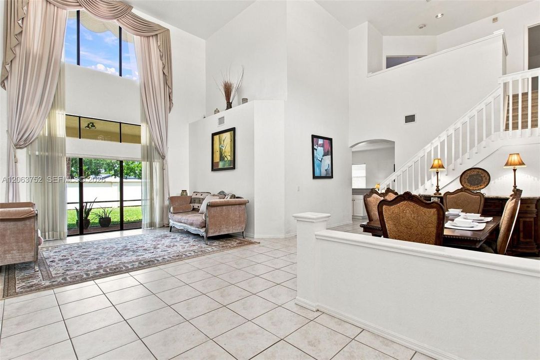 For Sale: $939,000 (5 beds, 3 baths, 3455 Square Feet)