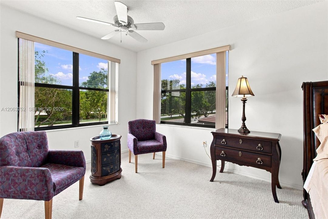 For Sale: $939,000 (5 beds, 3 baths, 3455 Square Feet)