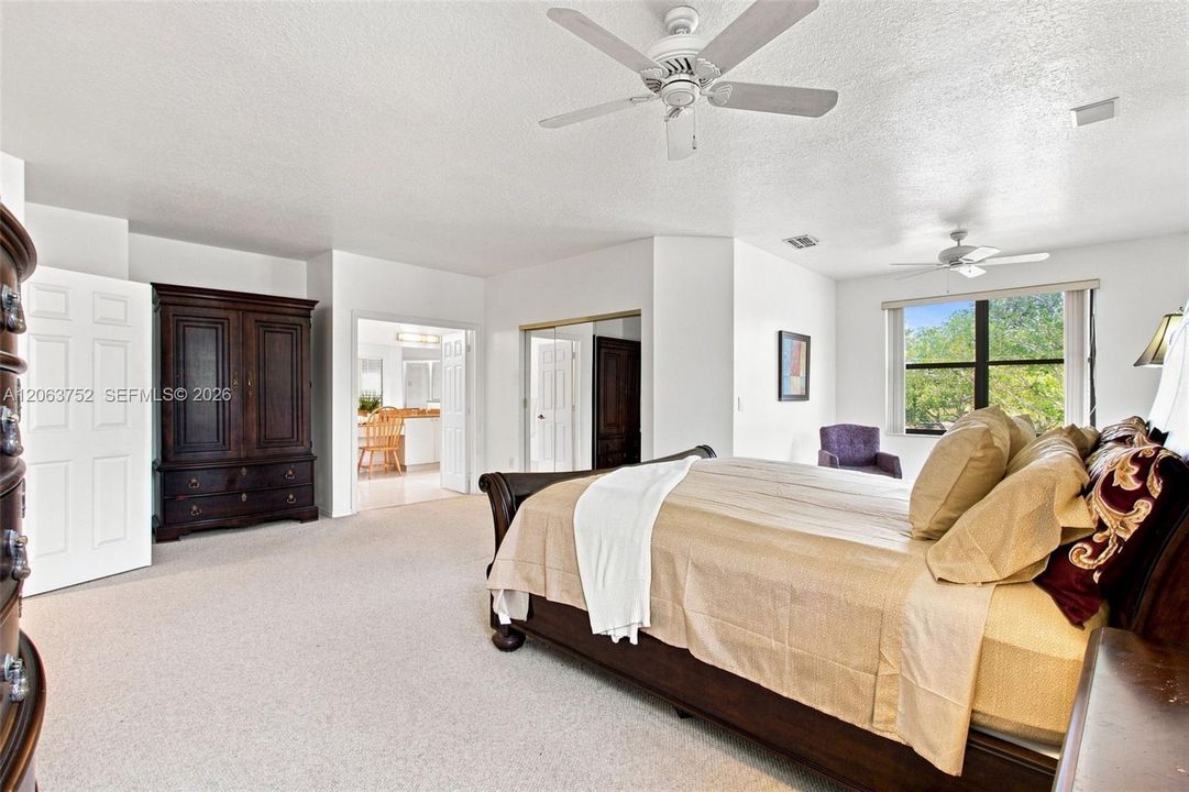 For Sale: $939,000 (5 beds, 3 baths, 3455 Square Feet)