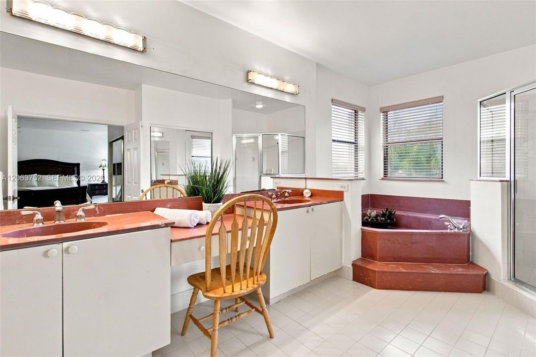 For Sale: $939,000 (5 beds, 3 baths, 3455 Square Feet)