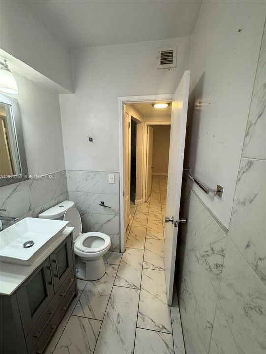 Main bathroom