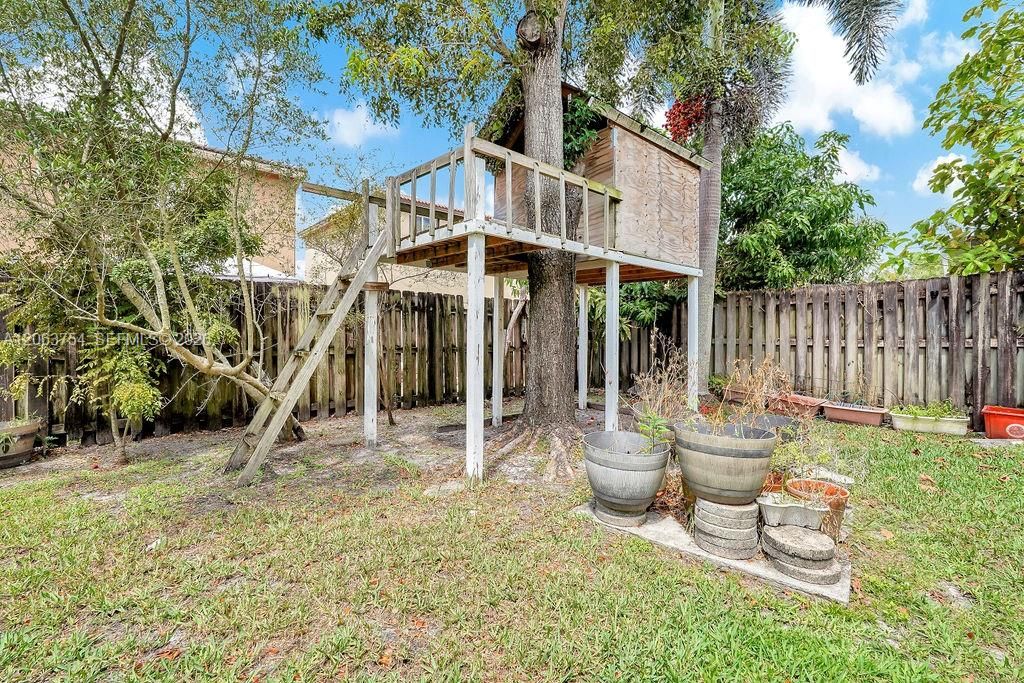 En Renta: $4,500 (4 camas, 2 baños, 2364 Pies cuadrados)