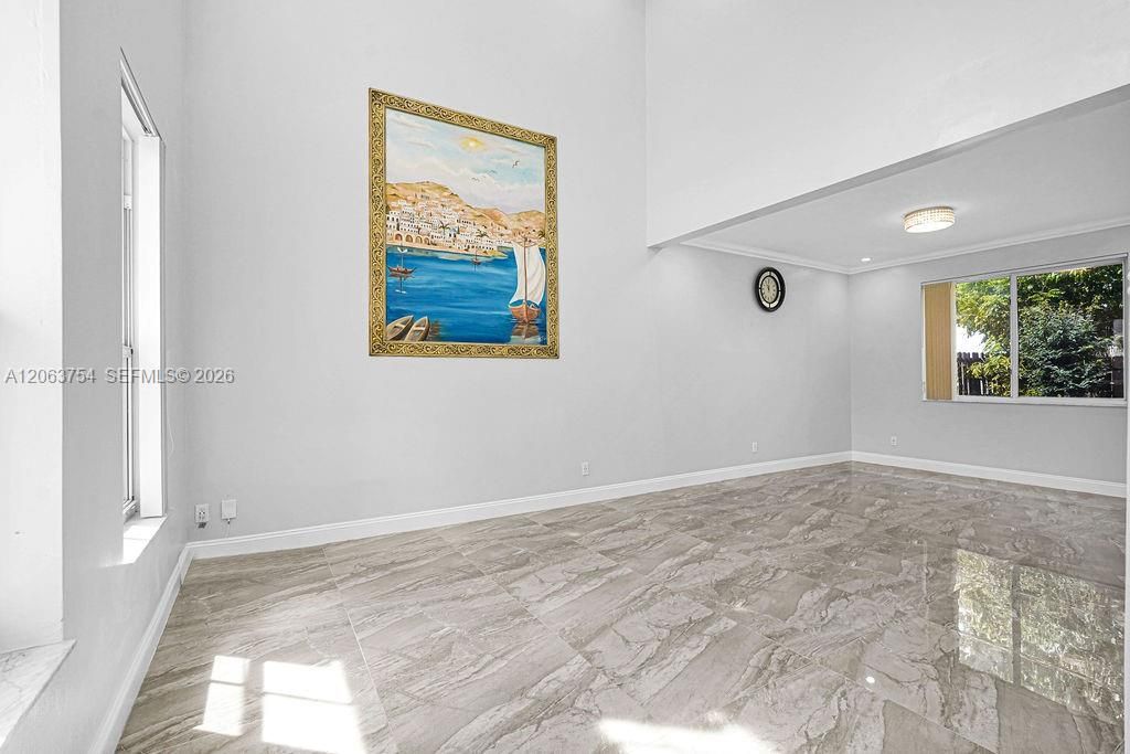 En Renta: $4,500 (4 camas, 2 baños, 2364 Pies cuadrados)