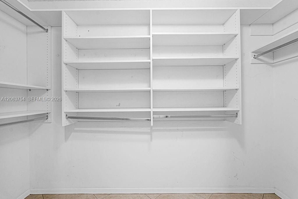 En Renta: $4,500 (4 camas, 2 baños, 2364 Pies cuadrados)
