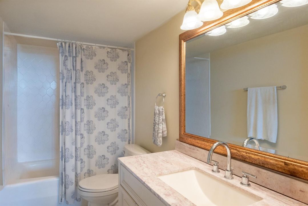 © Clark- 2400 Presidential Way 1505-020