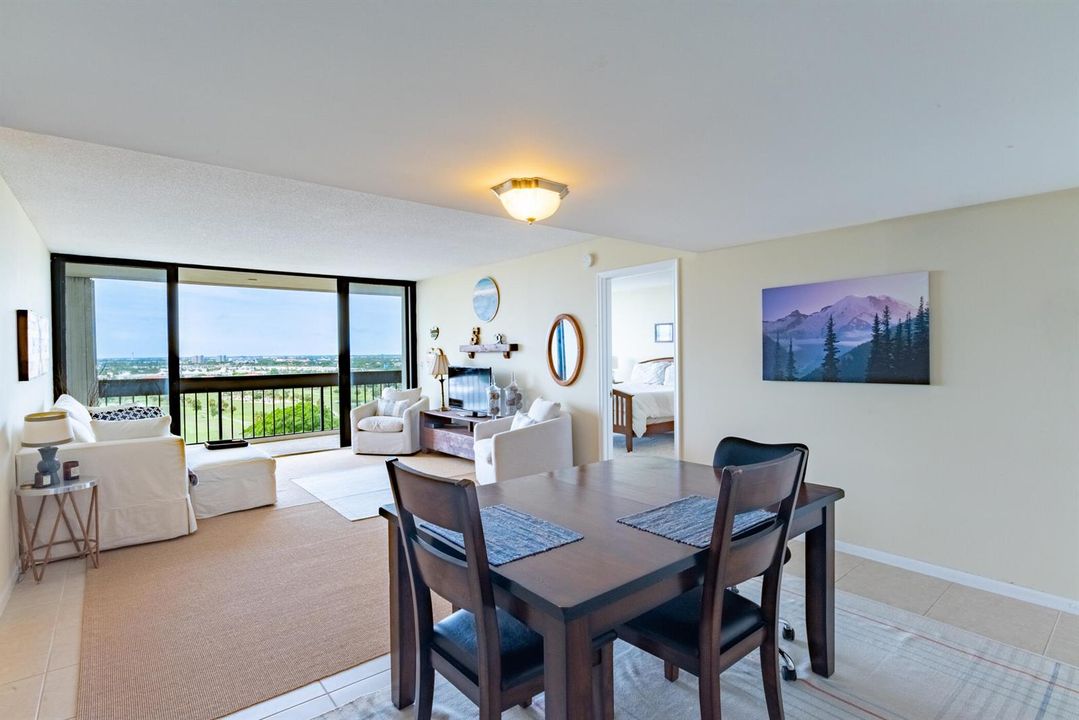 © Clark- 2400 Presidential Way 1505-004