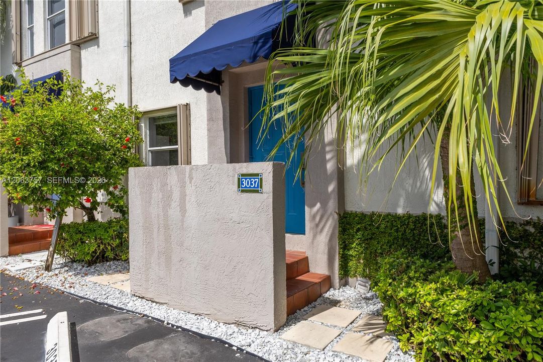 В аренду: $3,750 (2 спален, 1 ванн, 850 Квадратных фут)