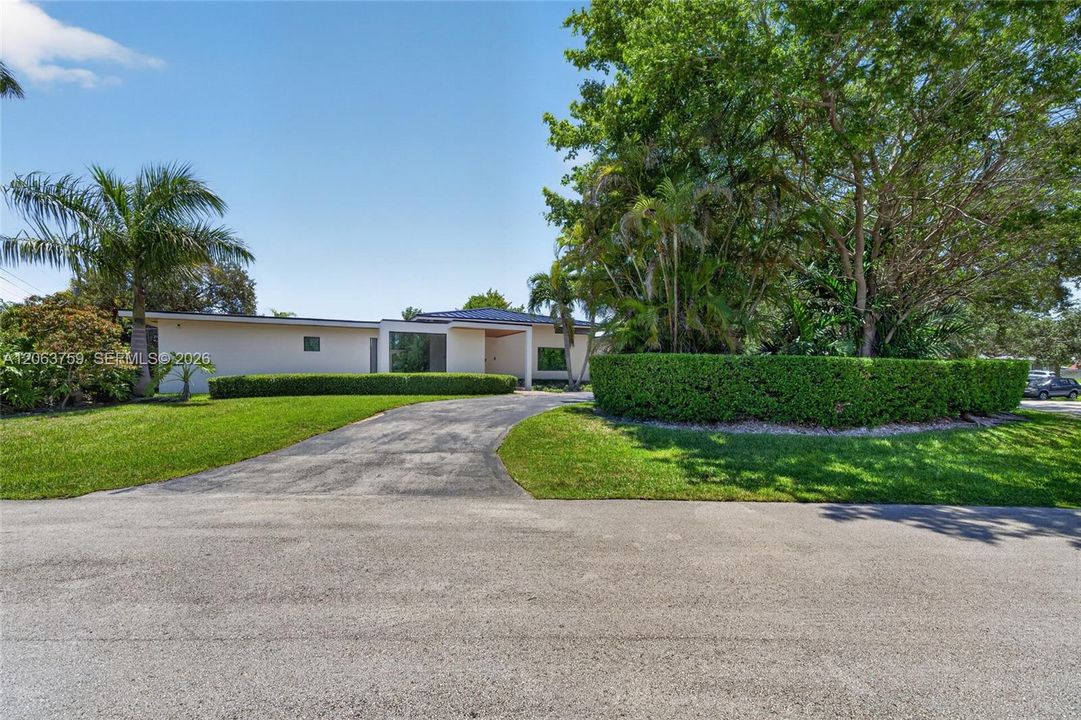 For Sale: $1,200,000 (3 beds, 2 baths, 2172 Square Feet)