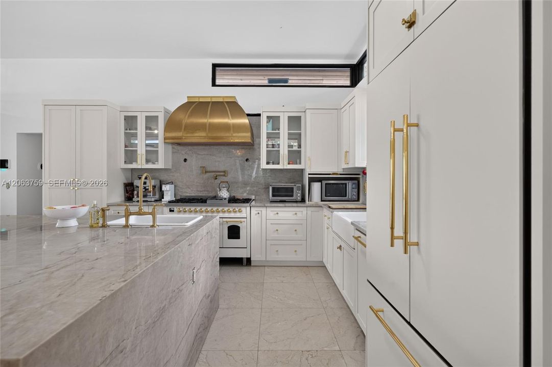 For Sale: $1,200,000 (3 beds, 2 baths, 2172 Square Feet)