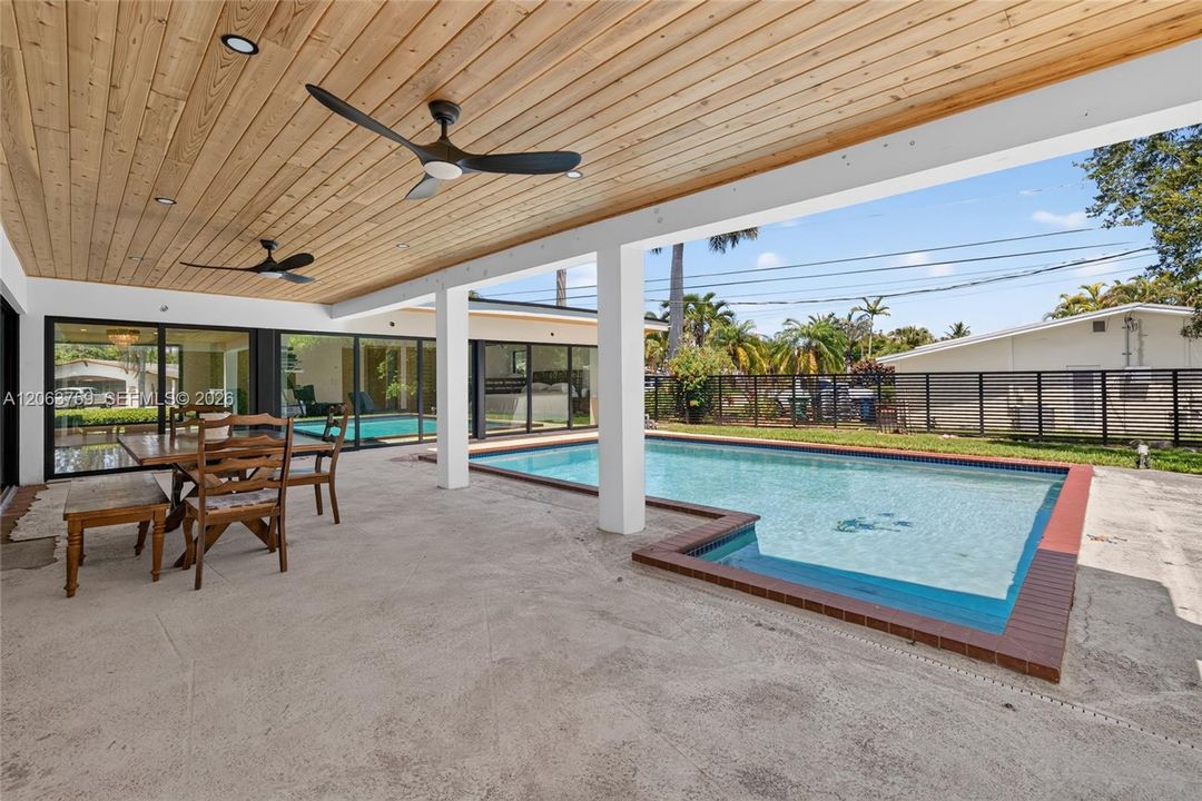For Sale: $1,200,000 (3 beds, 2 baths, 2172 Square Feet)