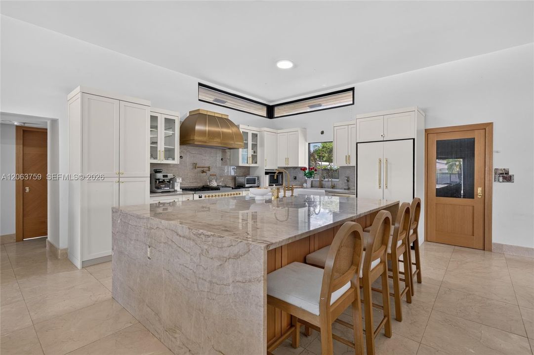 For Sale: $1,200,000 (3 beds, 2 baths, 2172 Square Feet)