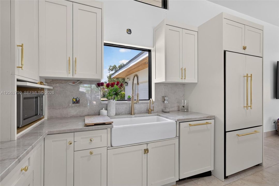 For Sale: $1,200,000 (3 beds, 2 baths, 2172 Square Feet)