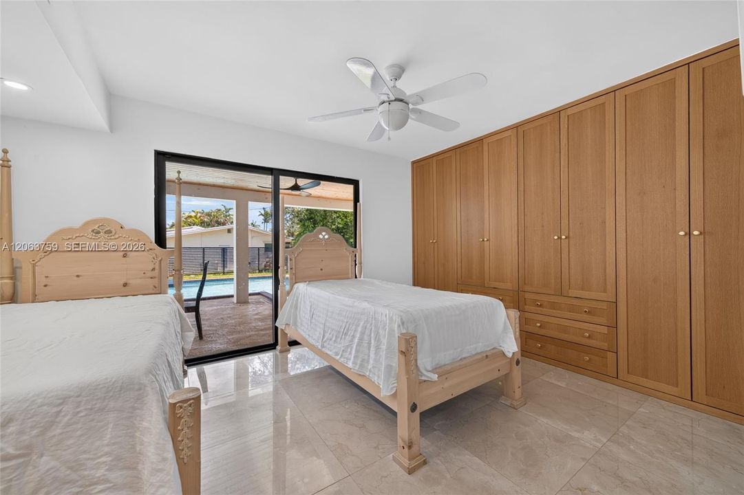 For Sale: $1,200,000 (3 beds, 2 baths, 2172 Square Feet)