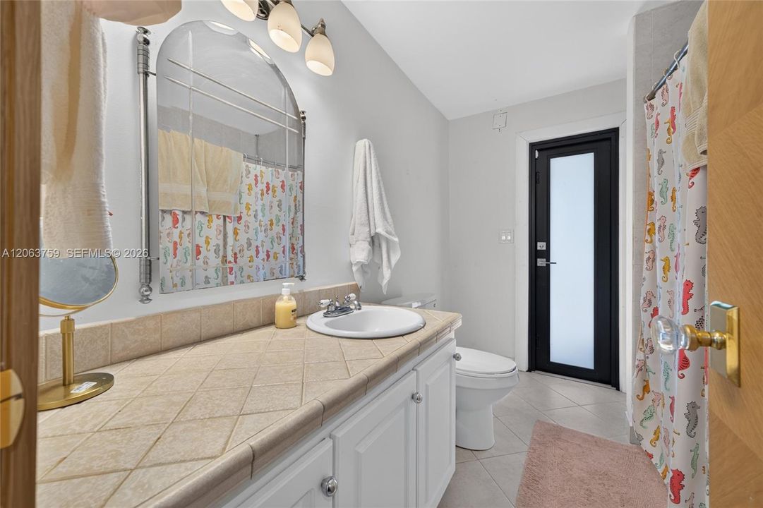 For Sale: $1,200,000 (3 beds, 2 baths, 2172 Square Feet)