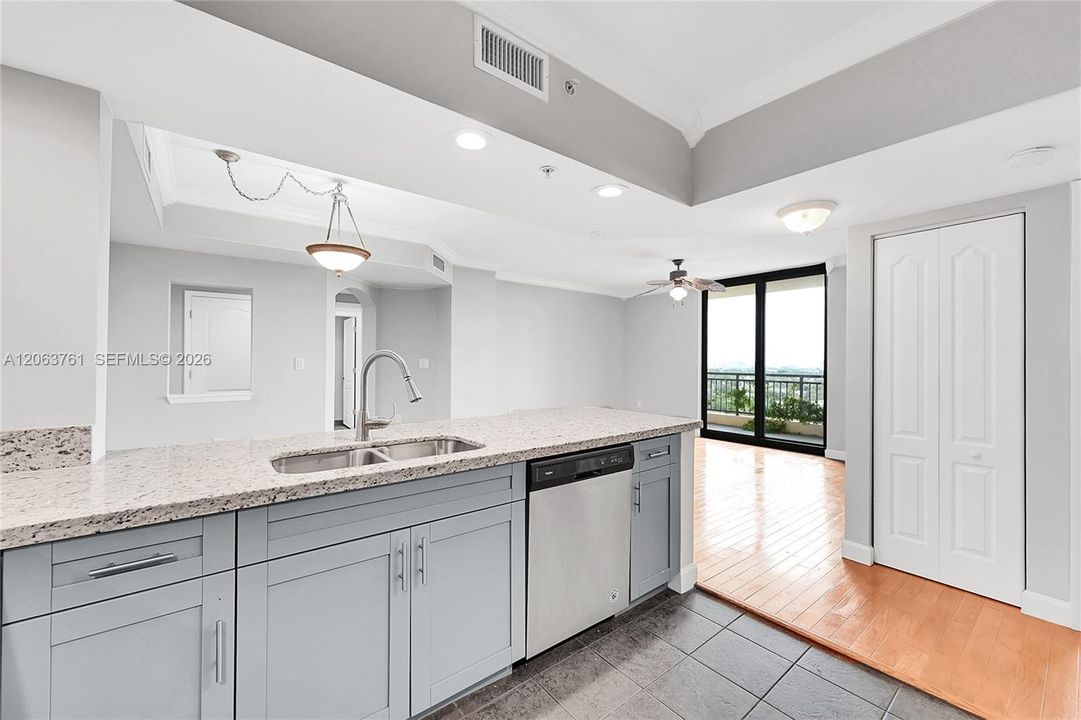 For Rent: $3,000 (2 beds, 2 baths, 1244 Square Feet)