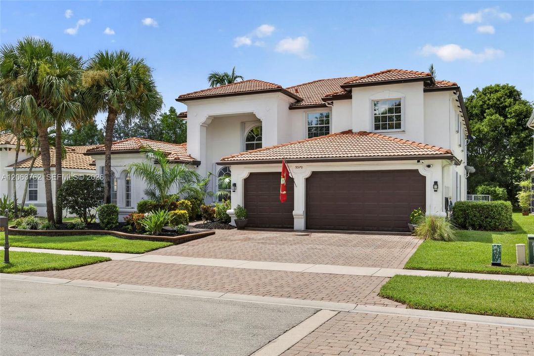 For Sale: $1,050,000 (5 beds, 4 baths, 3818 Square Feet)