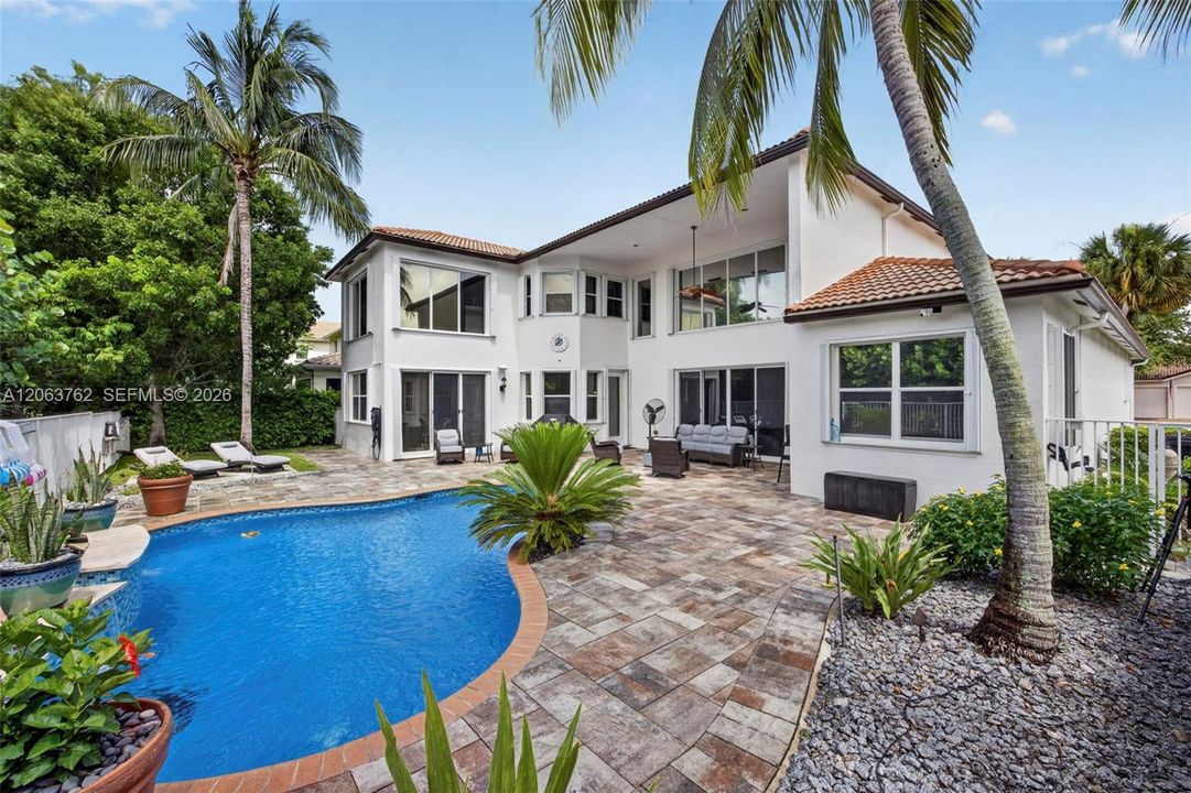For Sale: $1,050,000 (5 beds, 4 baths, 3818 Square Feet)