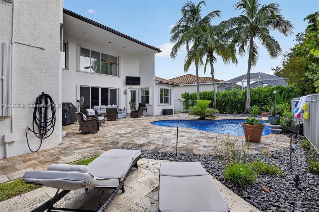 For Sale: $1,050,000 (5 beds, 4 baths, 3818 Square Feet)