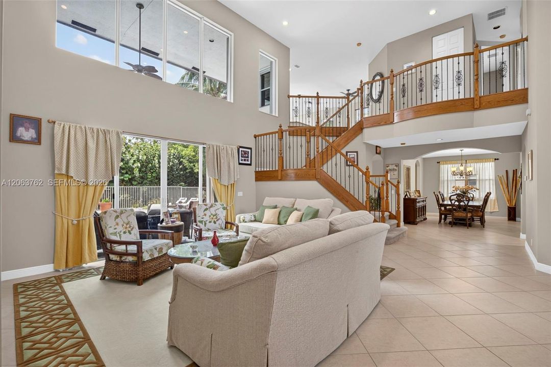 For Sale: $1,050,000 (5 beds, 4 baths, 3818 Square Feet)