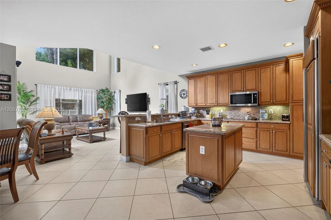 For Sale: $1,050,000 (5 beds, 4 baths, 3818 Square Feet)