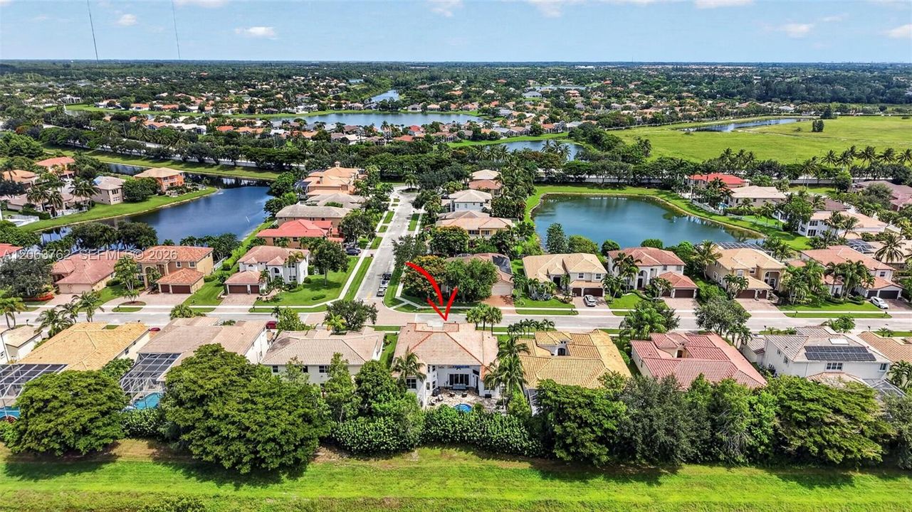 For Sale: $1,050,000 (5 beds, 4 baths, 3818 Square Feet)