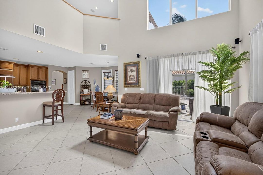 For Sale: $1,050,000 (5 beds, 4 baths, 3818 Square Feet)