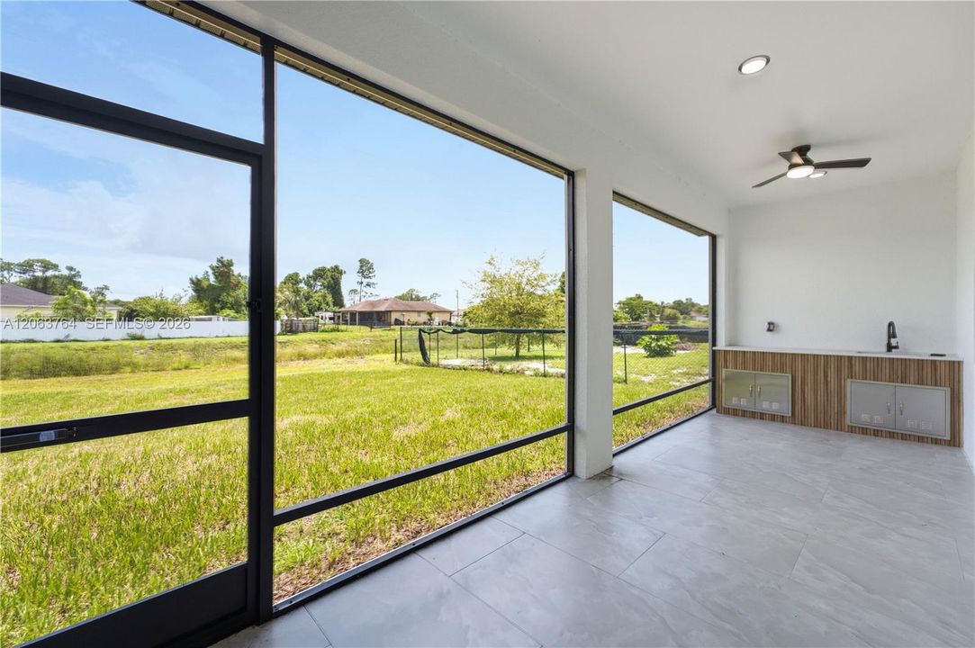 En Venta: $335,000 (3 camas, 2 baños, 0 Pies cuadrados)