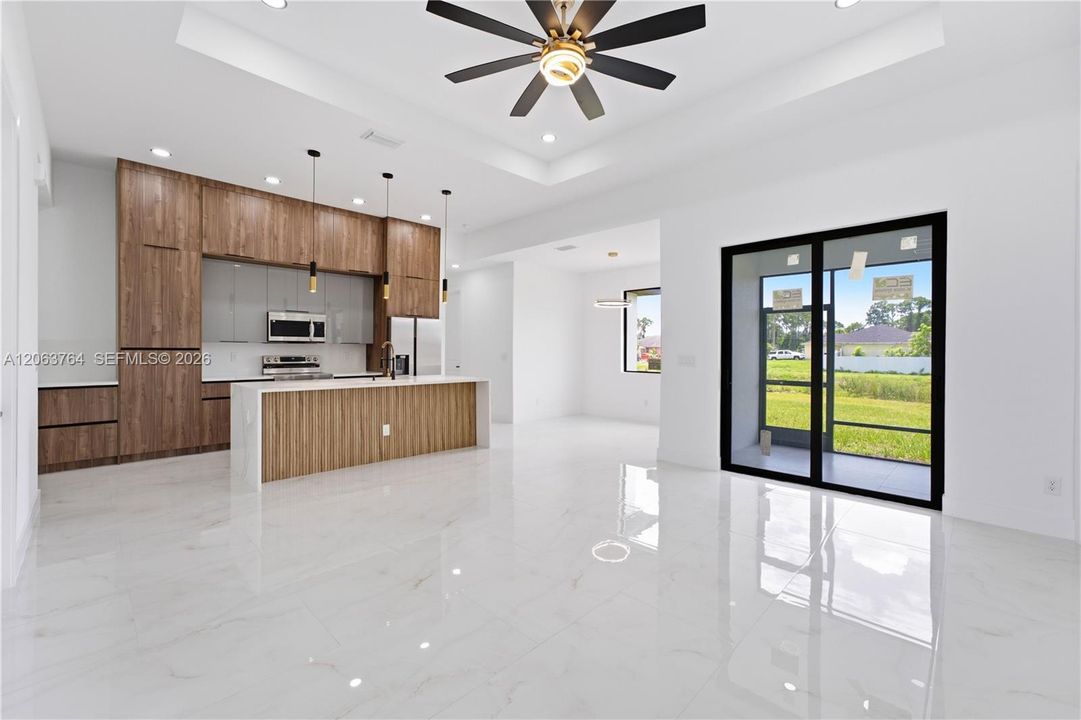 En Venta: $335,000 (3 camas, 2 baños, 0 Pies cuadrados)