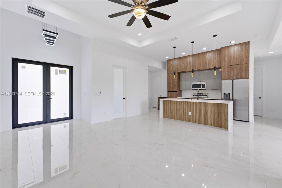 En Venta: $335,000 (3 camas, 2 baños, 0 Pies cuadrados)