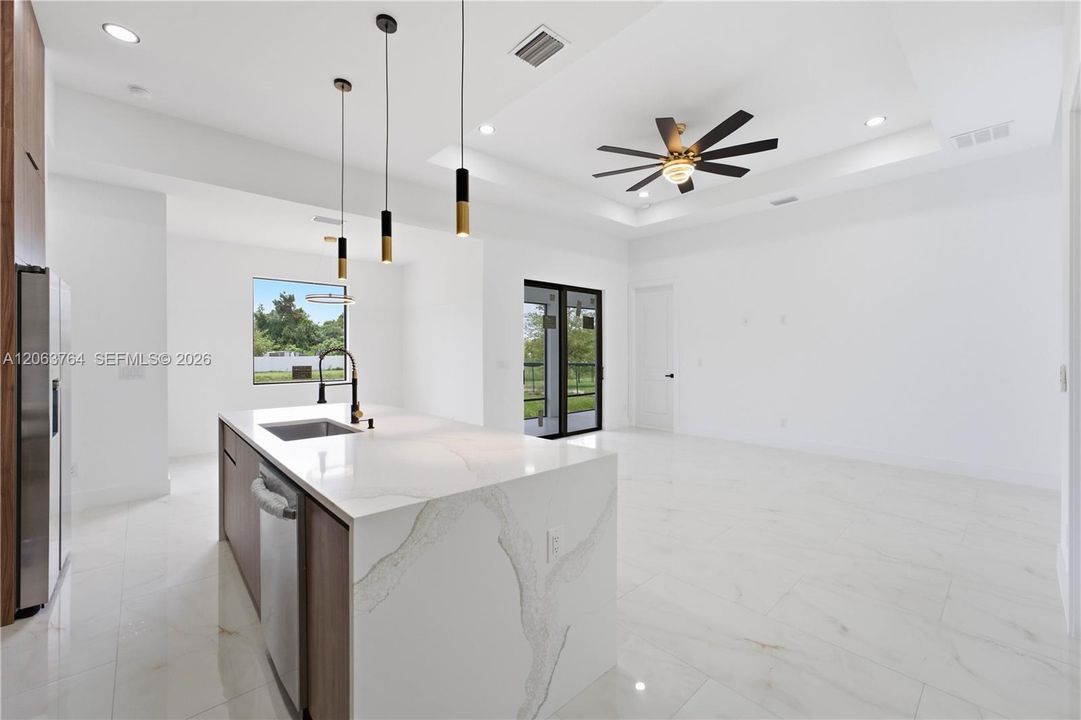 En Venta: $335,000 (3 camas, 2 baños, 0 Pies cuadrados)