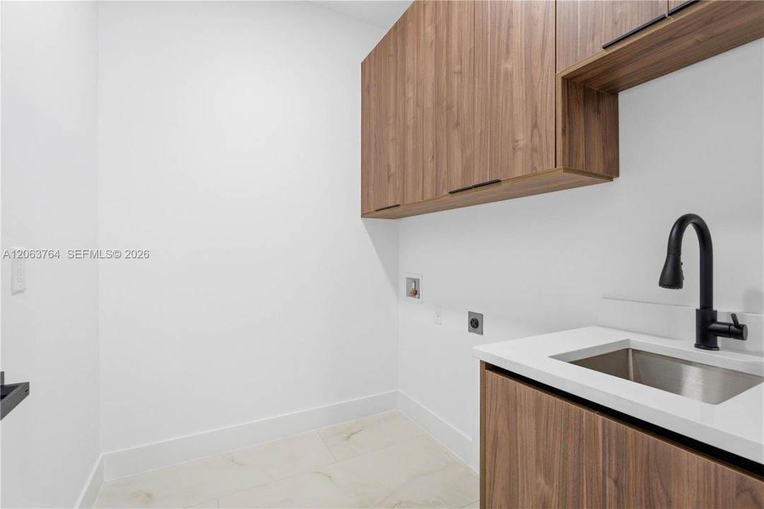 En Venta: $335,000 (3 camas, 2 baños, 0 Pies cuadrados)