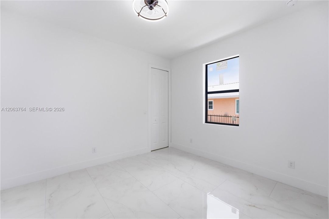 En Venta: $335,000 (3 camas, 2 baños, 0 Pies cuadrados)