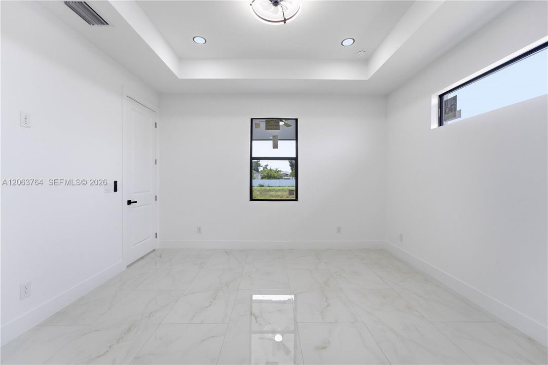 En Venta: $335,000 (3 camas, 2 baños, 0 Pies cuadrados)