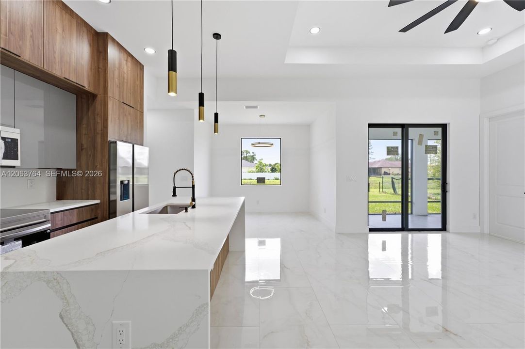 En Venta: $335,000 (3 camas, 2 baños, 0 Pies cuadrados)