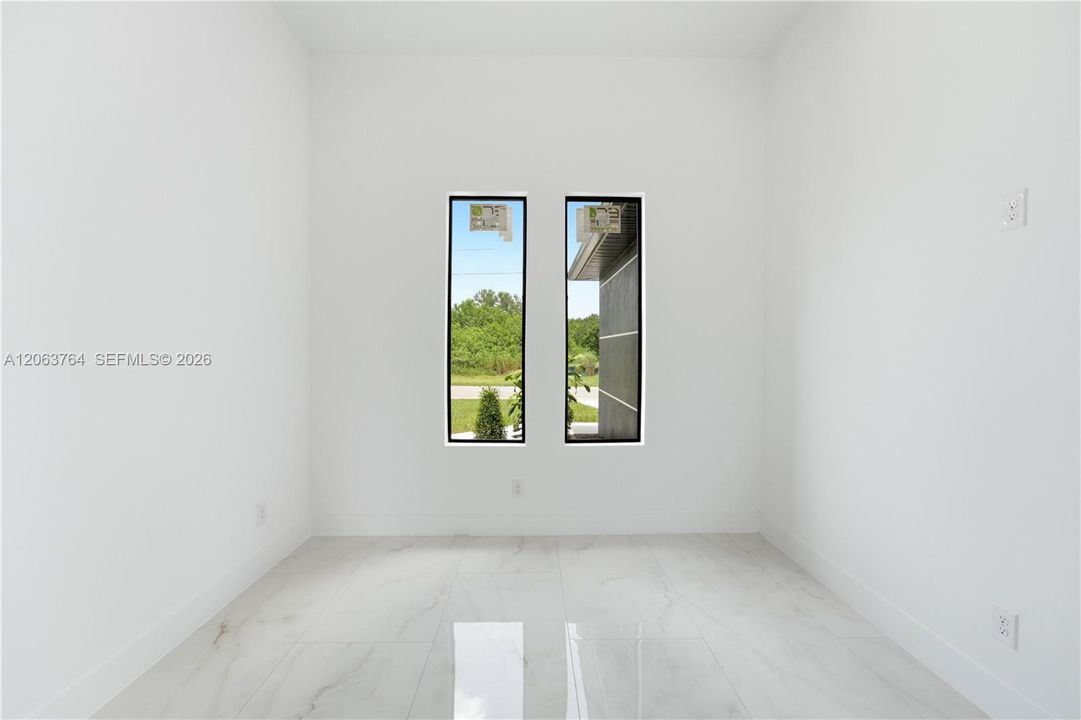 En Venta: $335,000 (3 camas, 2 baños, 0 Pies cuadrados)