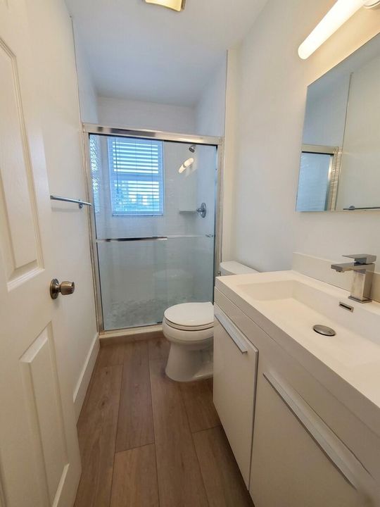 1415 1 En-Suite Bath