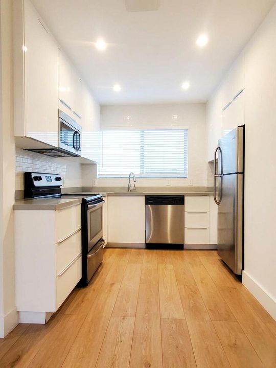 1415 1 Kitchen1