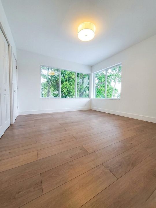 1415 1 Main Bedroom