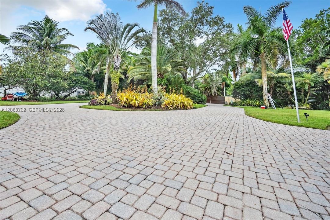 На продажу: $4,350,000 (7 спален, 6 ванн, 5007 Квадратных фут)