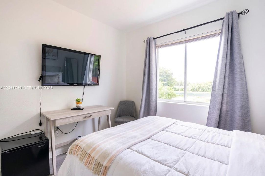 В аренду: $3,300 (3 спален, 2 ванн, 5457 Квадратных фут)