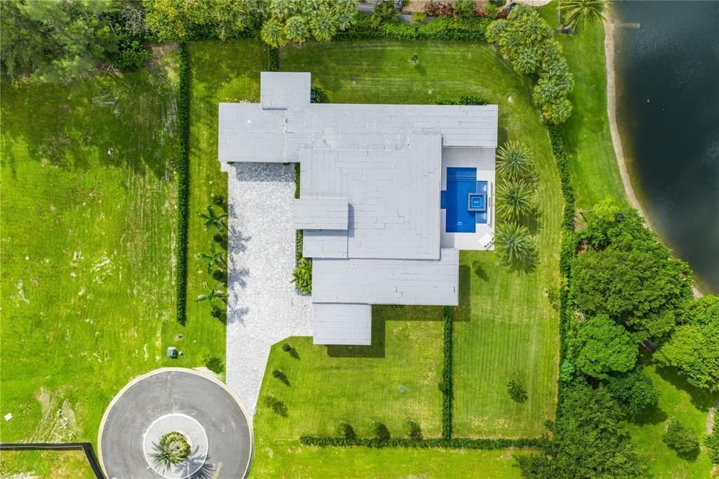 8795 valencia.jpg pool 3
