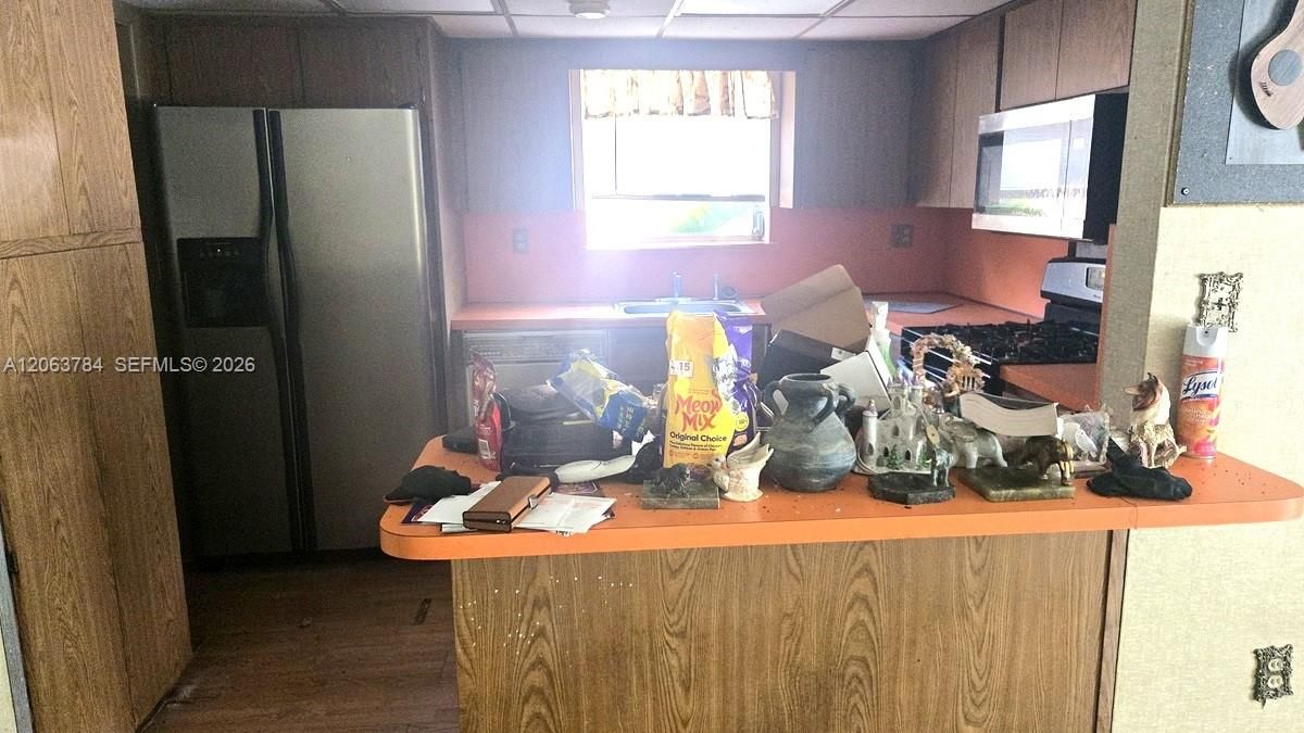 На продажу: $449,900 (3 спален, 2 ванн, 1831 Квадратных фут)