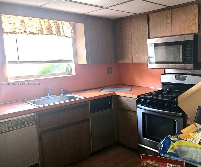 На продажу: $449,900 (3 спален, 2 ванн, 1831 Квадратных фут)