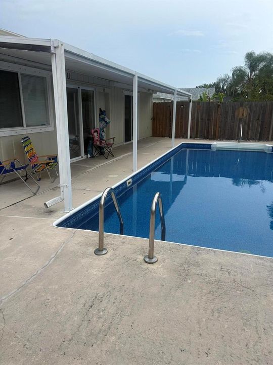 13) Pool