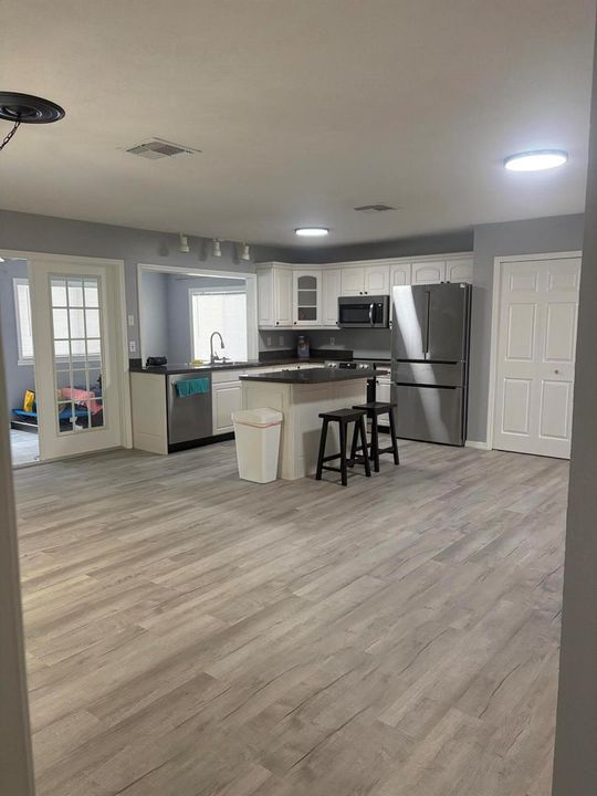 8) Large eat in kitchen