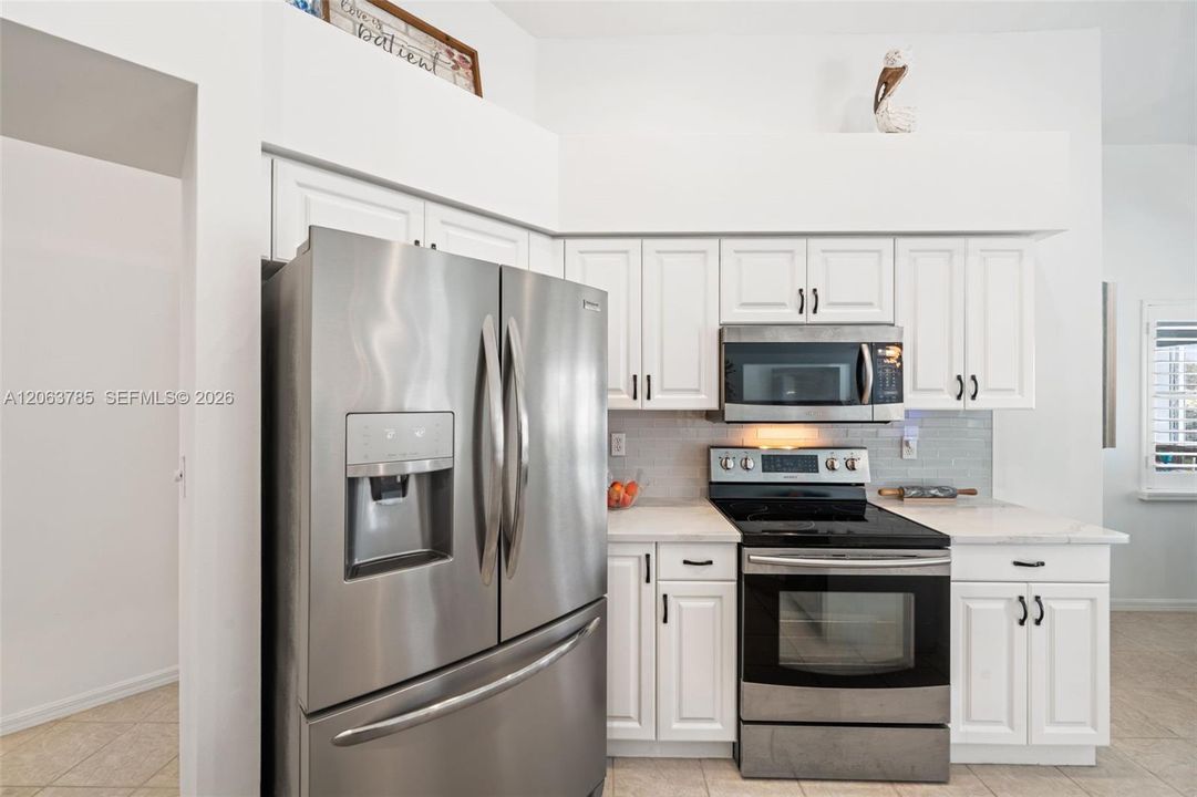For Rent: $9,000 (3 beds, 2 baths, 1648 Square Feet)