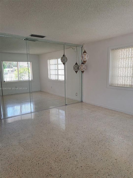 En Venta: $799,000 (3 camas, 2 baños, 1856 Pies cuadrados)