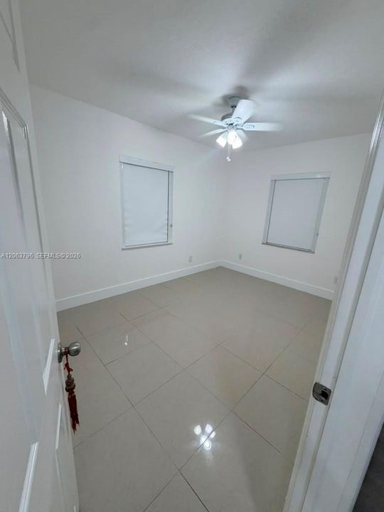 В аренду: $3,000 (3 спален, 2 ванн, 936 Квадратных фут)
