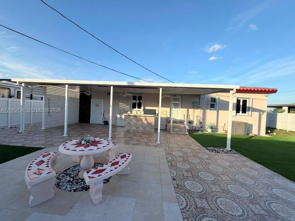 В аренду: $3,000 (3 спален, 2 ванн, 936 Квадратных фут)