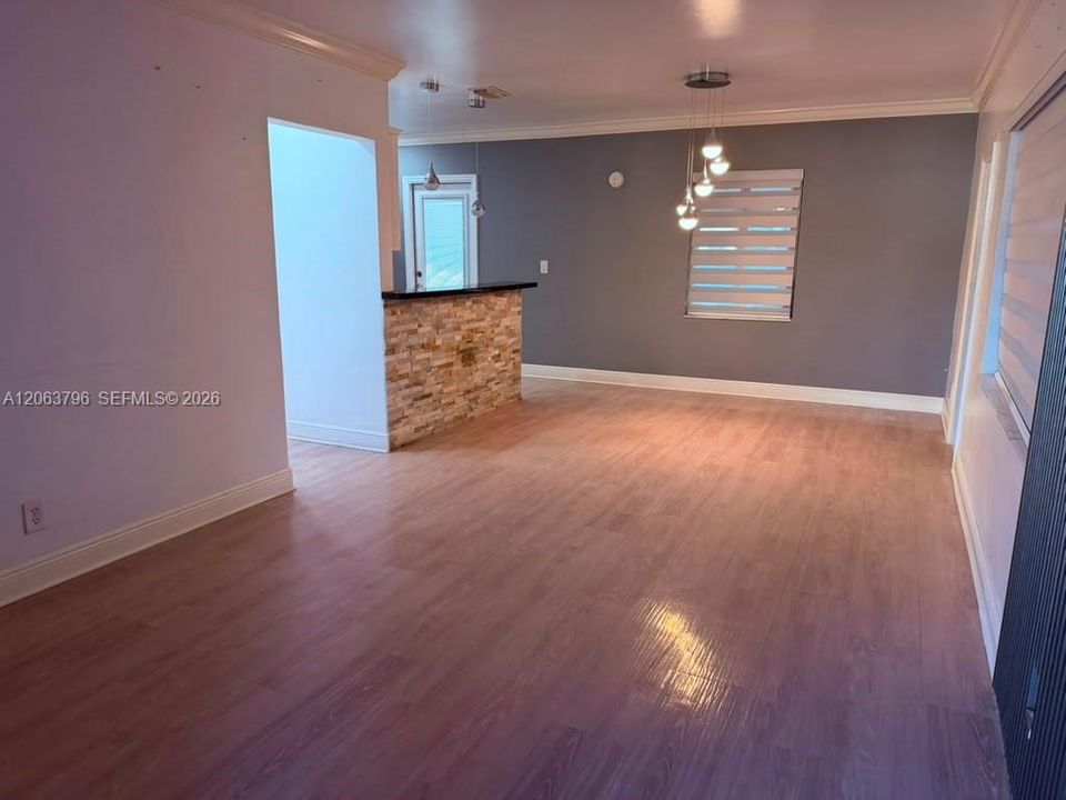 В аренду: $3,000 (3 спален, 2 ванн, 936 Квадратных фут)